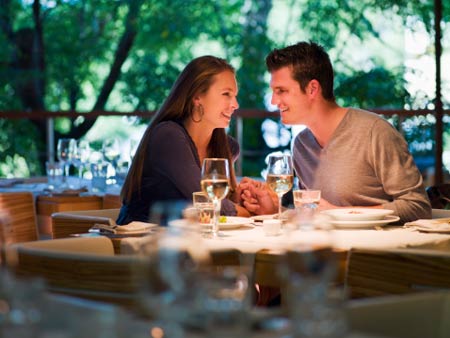 Mỗi lần đi ăn người yêu lại nói 