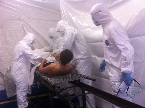 Người Việt Nam từ “tâm bão Ebola” về TP.HCM có biểu hiện sốt Người Việt Nam từ “tâm bão Ebola” về TP.HCM có biểu hiện sốt