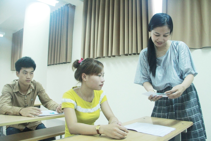 Thứ trưởng Bộ GD-ĐT lý giải 3 mức điểm sàn mới