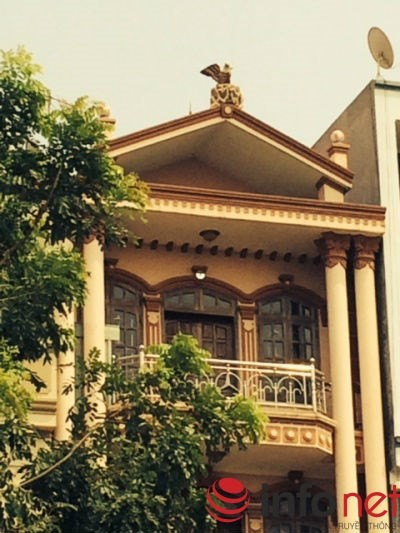 Đại gia Bắc Ninh trấn yểm, giữ của bằng ngựa sắt, đại bàng đá