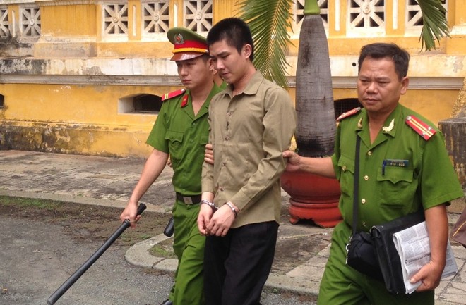 Tử tù sợ bị tiêm thuốc độc khai thêm đồng bọn