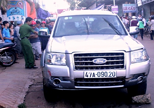 Khởi tố cô gái tập lái ô tô khiến 10 người thương vong