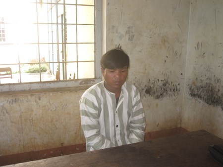 Ông dượng 31 tuổi hiếp dâm 2 cháu ngoại của vợ Ông dượng 31 tuổi hiếp dâm 2 cháu ngoại của vợ