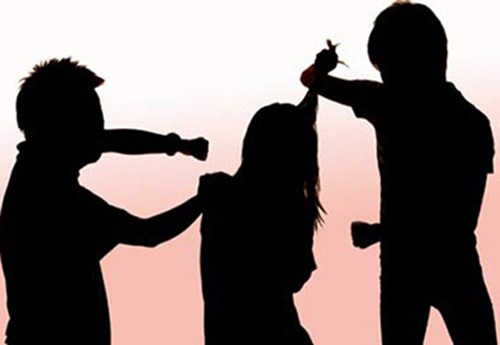 Dụ người yêu vào khách sạn “mây mưa” rồi kêu đồng bọn tới “bắt đề