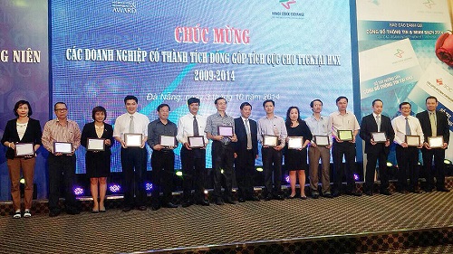 SHB được Ủy ban CKNN và HNX tôn vinh SHB được Ủy ban CKNN và HNX tôn vinh