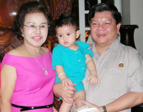 Những cặp vợ chồng đại gia cùng nhau vượt qua biến cố kinh doanh Những cặp vợ chồng đại gia cùng nhau vượt qua biến cố kinh doanh