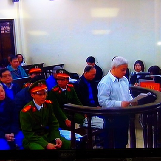 Xét xử Bầu Kiên: Bầu Kiên bật khóc khi nói lời sau cùng