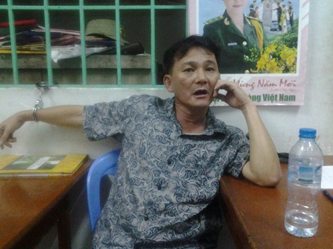 Trùm lừa mua bán thiên thạch có tới 23 vợ, 31 con Trùm lừa mua bán thiên thạch có tới 23 vợ, 31 con