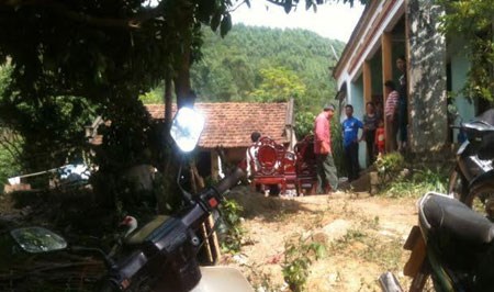 Quá ghen, chồng dùng súng tự chế bắn vợ rồi tự vẫn ở Bắc Giang Quá ghen, chồng dùng súng tự chế bắn vợ rồi tự vẫn ở Bắc Giang