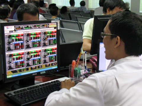 Nợ phí 3 công ty chứng khoán bị “trảm” Nợ phí 3 công ty chứng khoán bị “trảm”