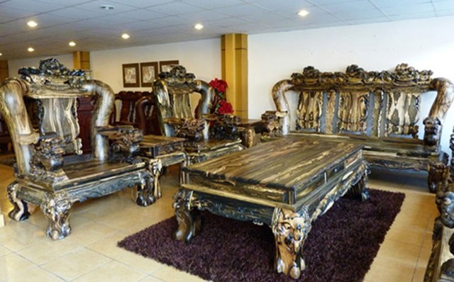 Đại gia "vung" 1,5 tỷ đồng chỉ mua... bộ bàn ghế