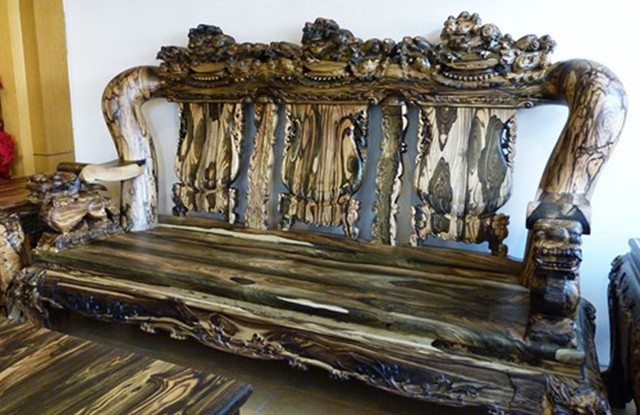 Đại gia "vung" 1,5 tỷ đồng chỉ mua... bộ bàn ghế