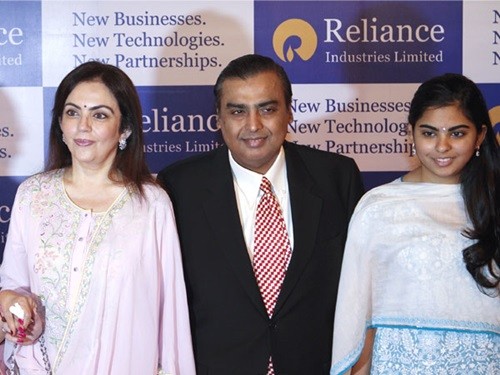 Chiêm ngưỡng nhan sắc ái nữ của tỷ phú châu Á