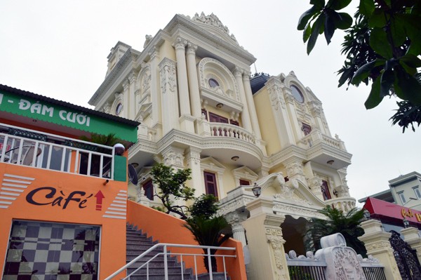 Chiêm ngưỡng biệt thự xanh mát của đại gia Hạ Long