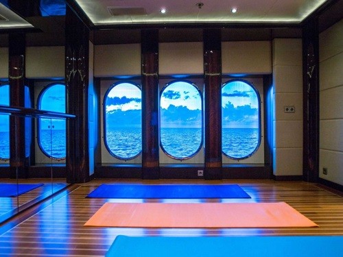 Chiêm ngưỡng siêu du thuyền giá thuê gần nửa triệu đô/tuần