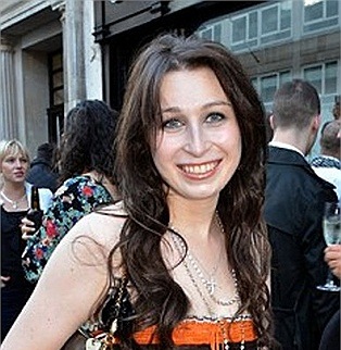 Những tiết lộ không khỏi giật mình về gái cưng tỷ phú