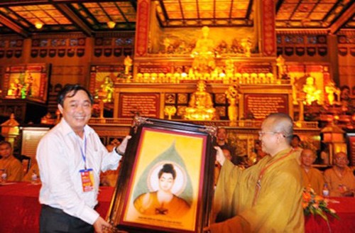 Những đại gia ăn chay, xây chùa để đời