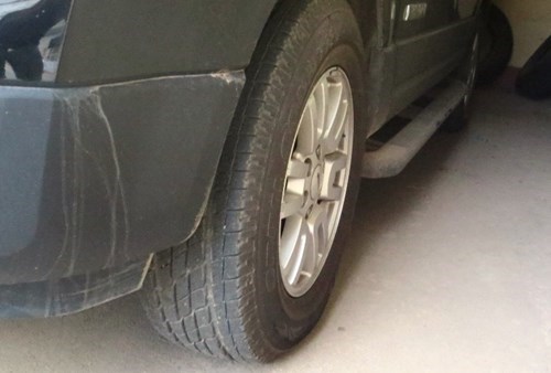 Cận cảnh xe khủng Ford Expedition của GĐ Công an Ninh Bình