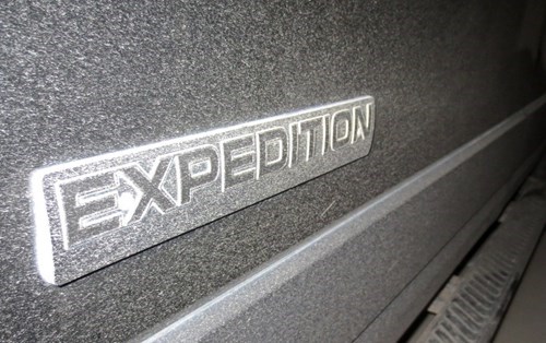 Cận cảnh xe khủng Ford Expedition của GĐ Công an Ninh Bình