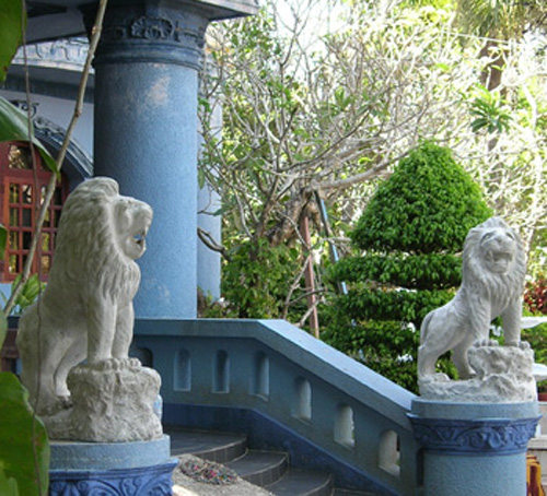 Linh vật đá vàng trấn yểm nhà đại gia