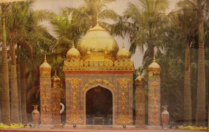 Cận cảnh lâu đài sứ vẽ bằng vàng tuyệt đẹp của đại gia Việt