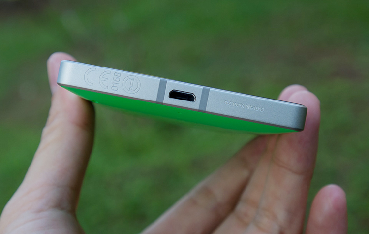 Trên tay chiếc Nokia Lumia 930 vừa về Việt Nam