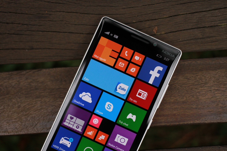 Trên tay chiếc Nokia Lumia 930 vừa về Việt Nam