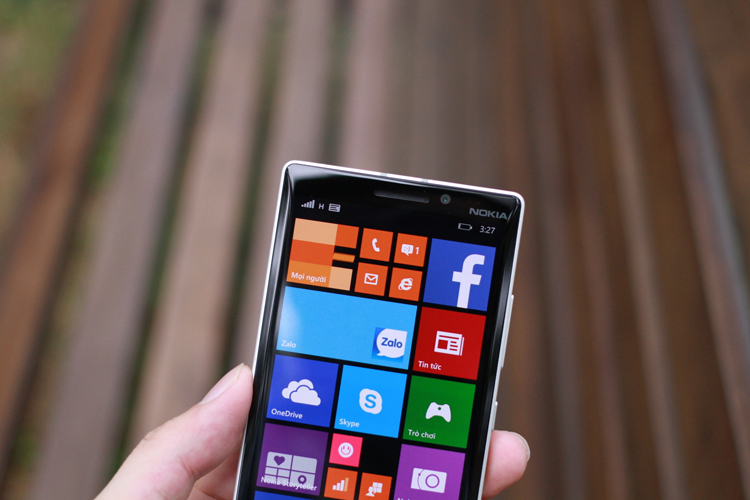 Trên tay chiếc Nokia Lumia 930 vừa về Việt Nam