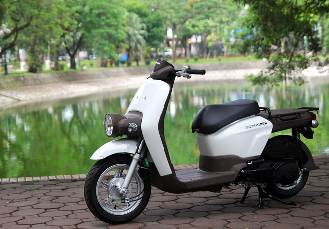Cận cảnh xe ga phong cách lạ Honda Benly 110 tại Hà Nội