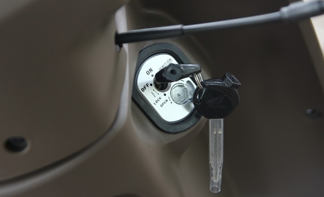 Cận cảnh xe ga phong cách lạ Honda Benly 110 tại Hà Nội