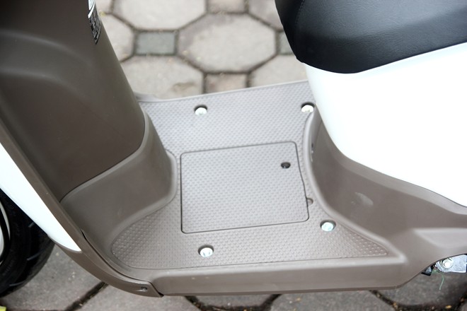 Cận cảnh xe ga phong cách lạ Honda Benly 110 tại Hà Nội