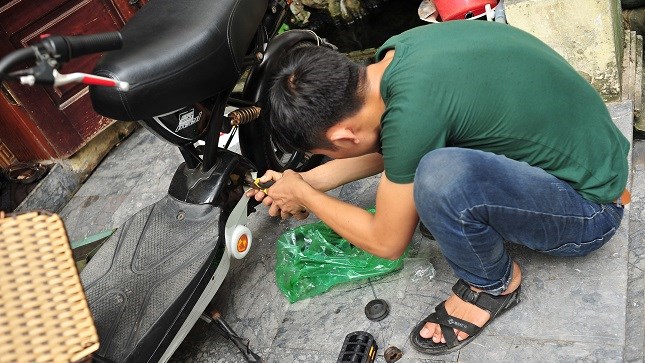 “Phù phép” xe máy điện thành xe đạp điện để “né” phạt