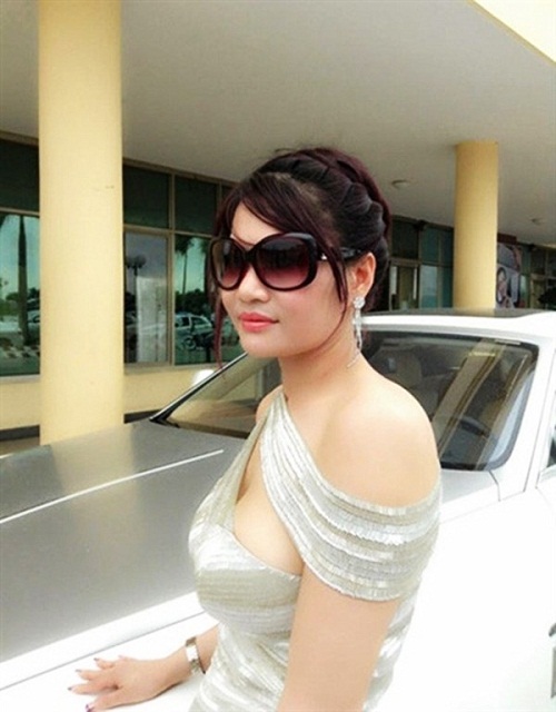 Nữ đại gia đẹp và hot hơn cả hoa hậu ở Việt Nam