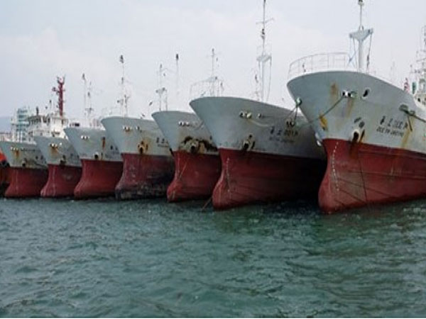 Bộ NN&PTNT bác đề xuất nhập tàu cũ của 2 