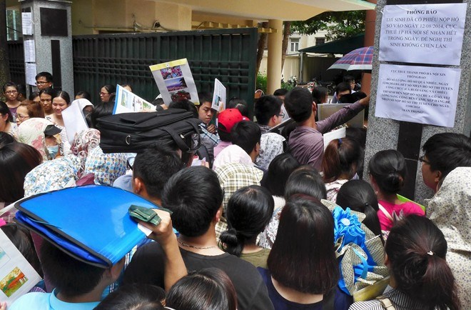 Thi công chức: Tiến sỹ tốt nghiệp ở châu Âu cũng...trượt Thi công chức: Tiến sỹ tốt nghiệp ở châu Âu cũng...trượt