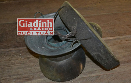 “Duyên” cổ vật của người nông dân đào được kho báu khi bẫy chuột “Duyên” cổ vật của người nông dân đào được kho báu khi bẫy chuột