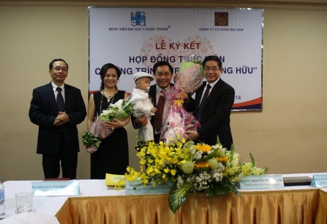 Ông Huỳnh Uy Dũng ủng hộ 1.800 tỷ đồng giúp mổ tim cho trẻ nghèo