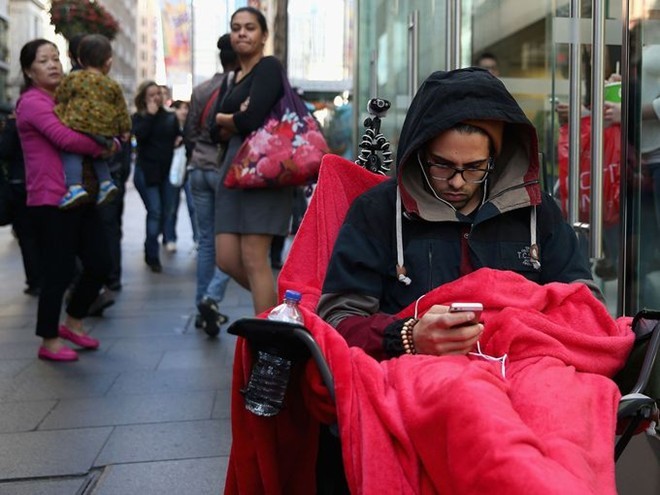 Người đầu tiên sở hữu iPhone 6 trên thế giới