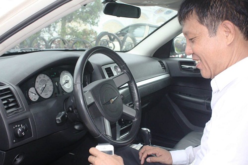 Giới trẻ thành Vinh xôn xao với siêu xe dài gần 9m