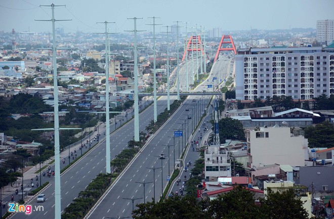 Thông xe tiếp đường nội đô 10 làn đẹp nhất Sài Gòn