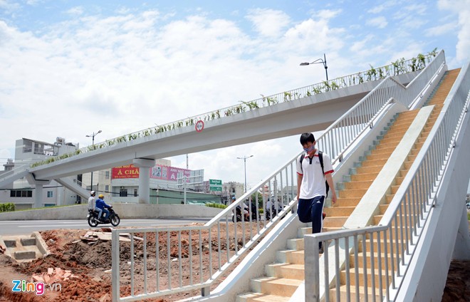 Thông xe tiếp đường nội đô 10 làn đẹp nhất Sài Gòn