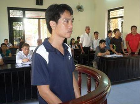 Tài xế lấn đường, 2 người chết, 21 người bị thương