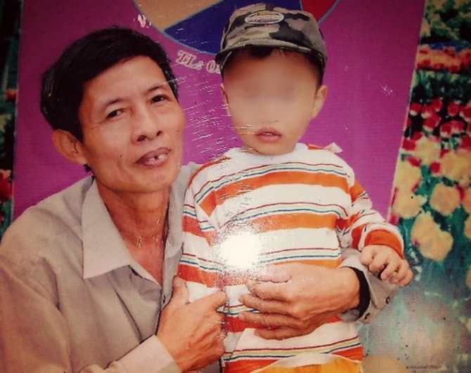    Khởi tố người cha lỡ tay giết chết con trai 