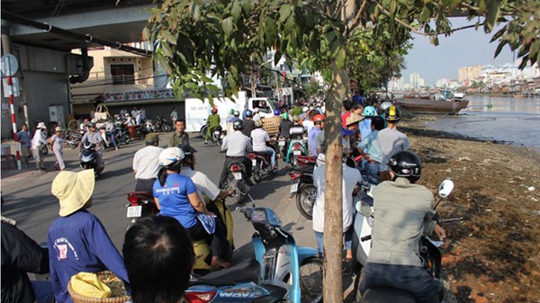 TP.HCM: phát hiện thi thể dưới chân cầu TP.HCM: phát hiện thi thể dưới chân cầu