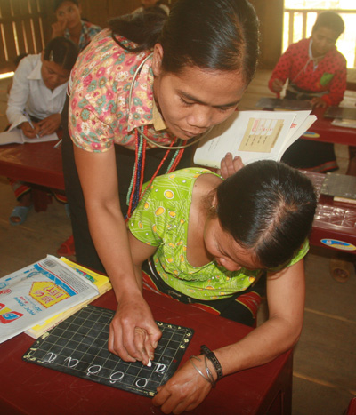 Lớp học của những phụ nữ lên chức bà