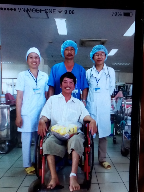 “Mạng sống của tôi là do bác sĩ ban tặng…” “Mạng sống của tôi là do bác sĩ ban tặng…”