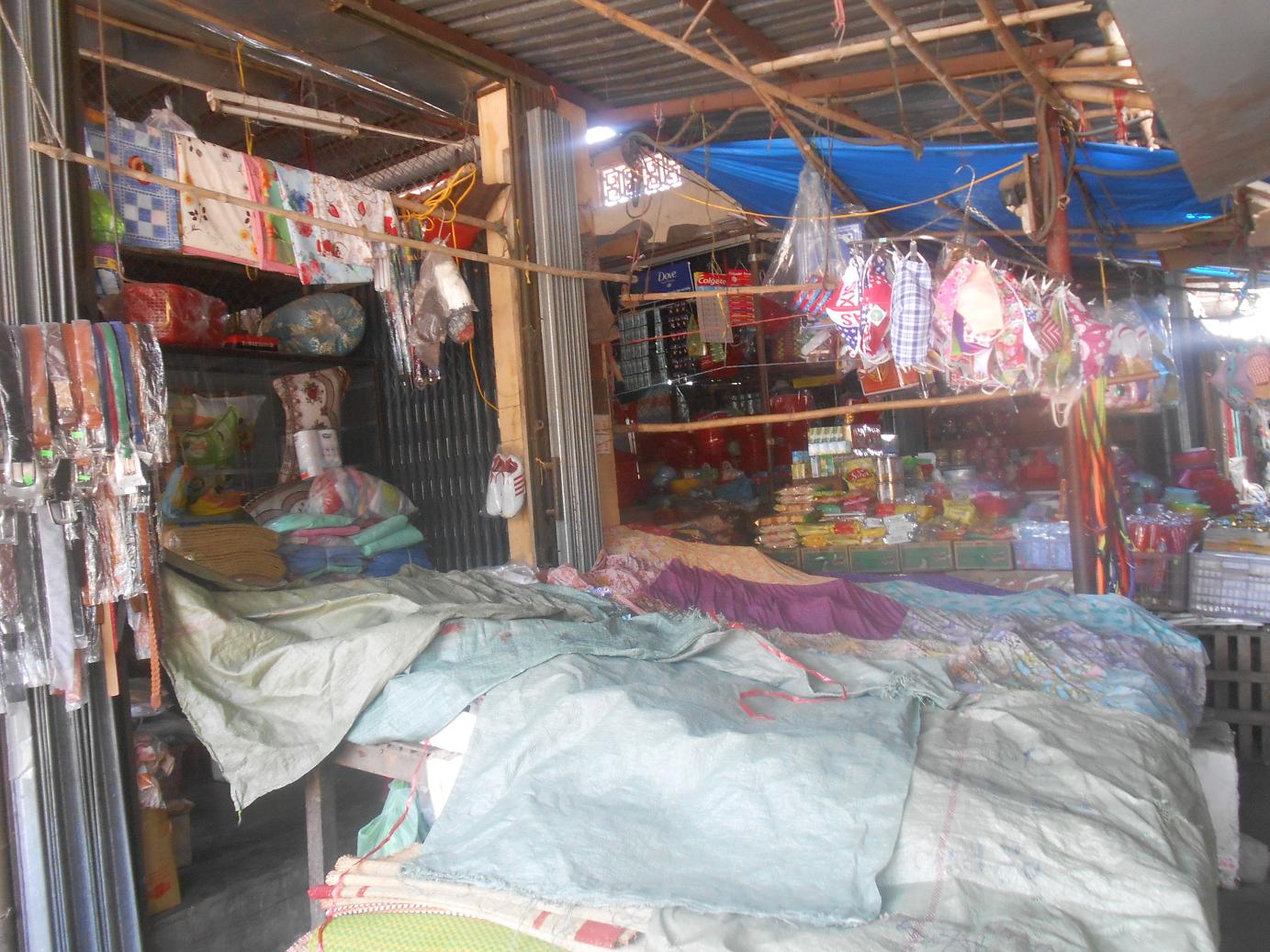 Huế: Giả dạng khách mua hàng, trộm hơn 100 triệu đồng 