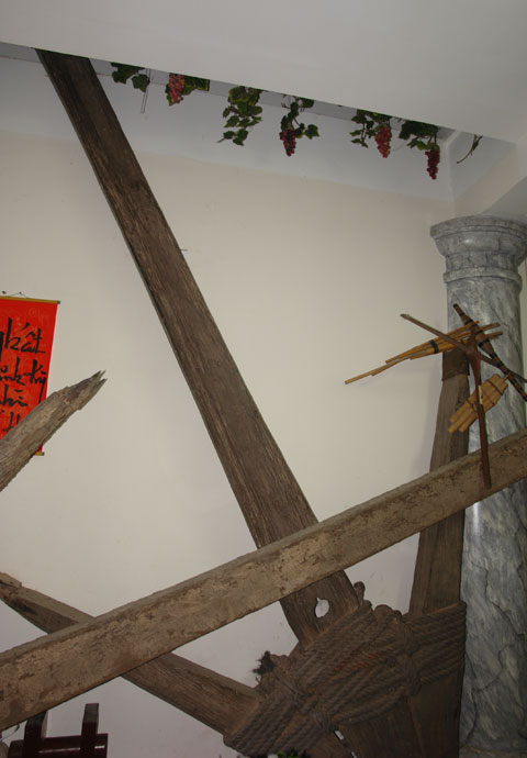 Khúc gỗ 700 năm dưới đáy sông, tiền tỷ không dám bán Khúc gỗ 700 năm dưới đáy sông, tiền tỷ không dám bán