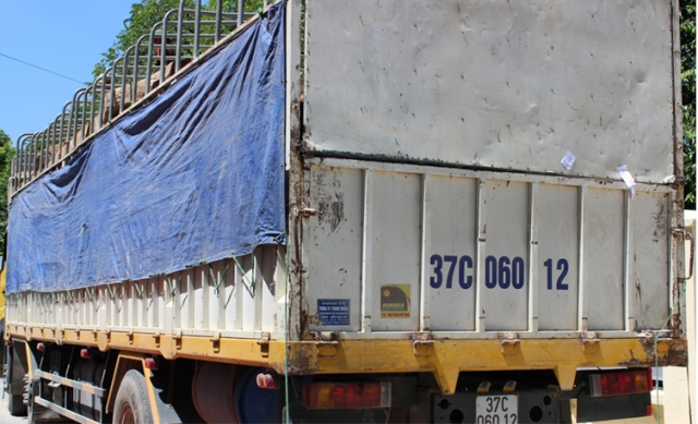 Hành trình tổ kiểm lâm Thanh Hóa phát hiện, bắt giữ xe chở gỗ