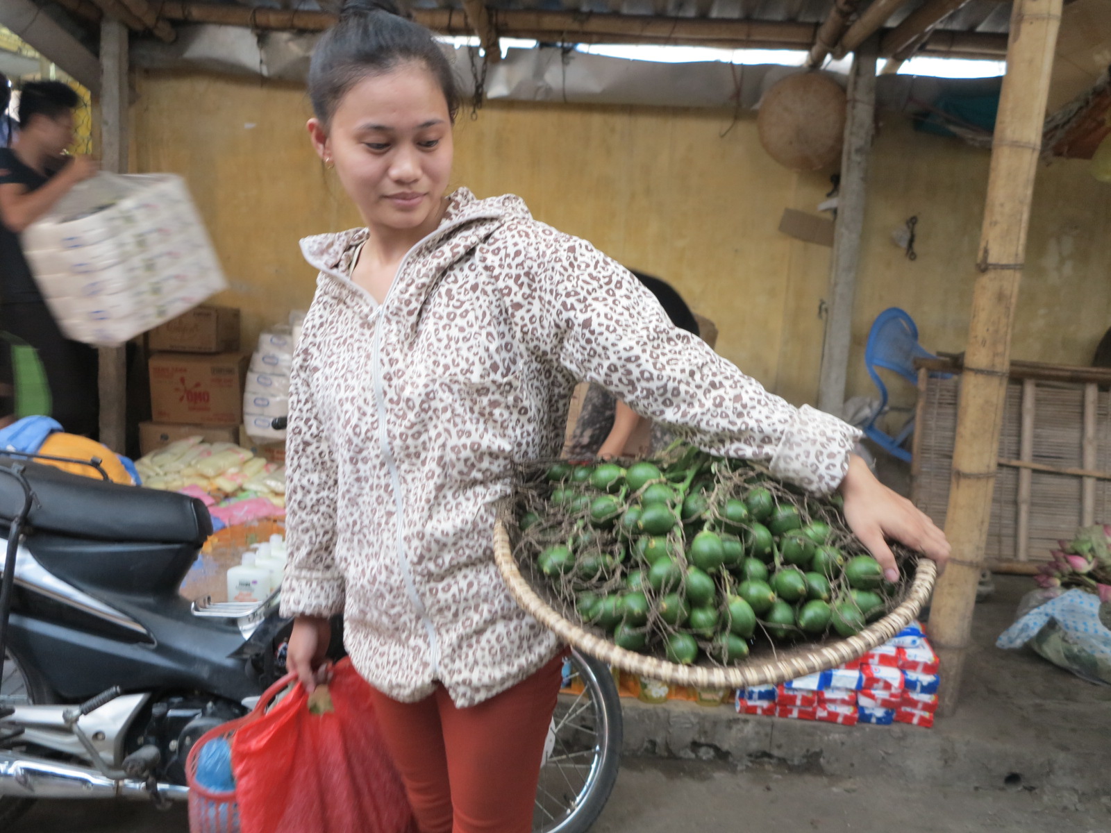 Nhộn nhịp chợ quê ngày lễ vu lan